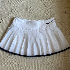 Nike low rise white tennis skirt